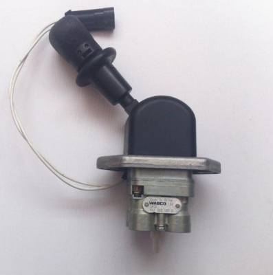 фото кран ручного тормоза 3 вывода с датчиком / wabco 961 723 157 0 